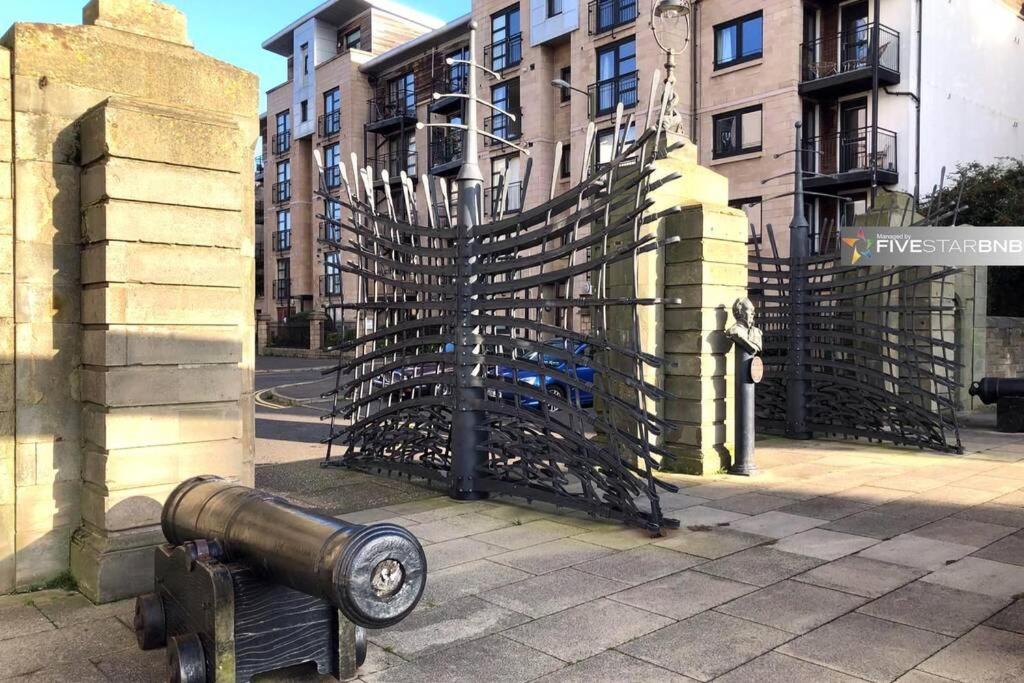 Waterfront Living In Leith With Free Parking! Διαμέρισμα Εδιμβούργο Εξωτερικό φωτογραφία